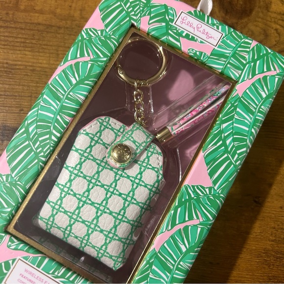 Lilly Pulitzer AirPod Bluetooth Travel Keychain Case Spearmint Caning NEW - Picture 4 of 4